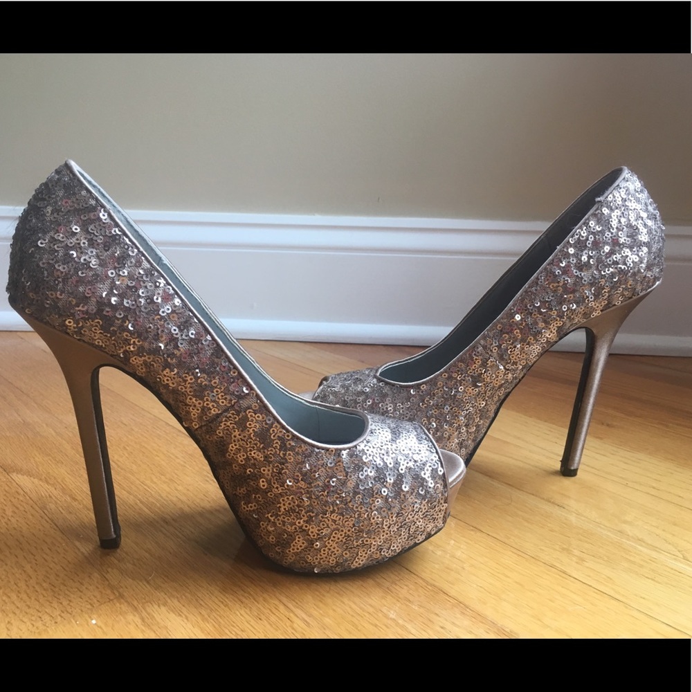 Vera Wang Sequin Heels - Picture 8 of 8